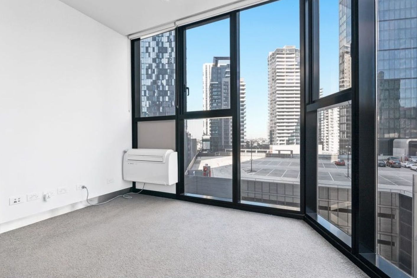 1 bedrooms Apartment / Unit / Flat in 906/33 Clarke Street SOUTHBANK VIC, 3006