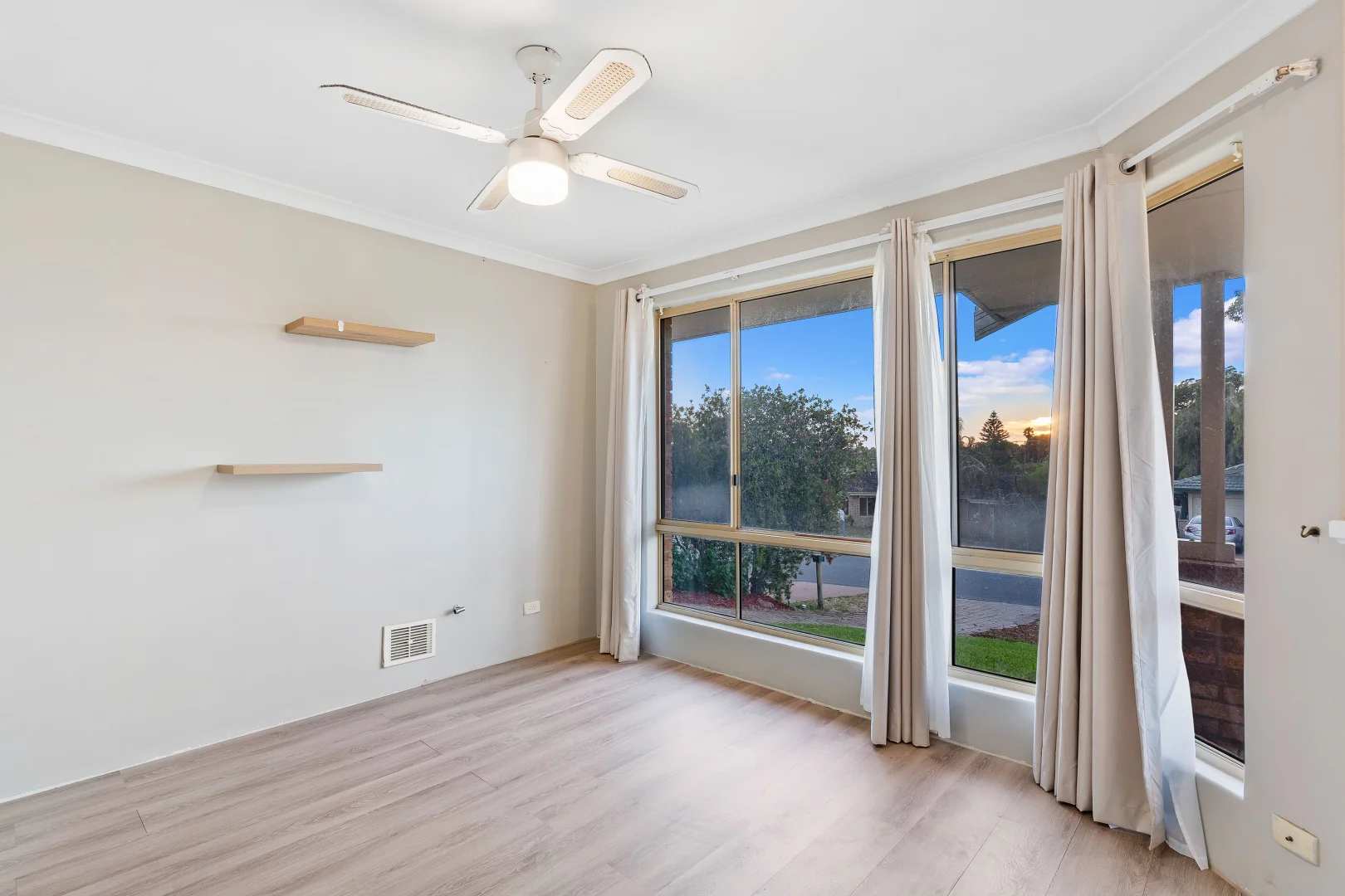 Additional image 7 of 5A Honeysuckle Ramble, Halls Head WA 6210