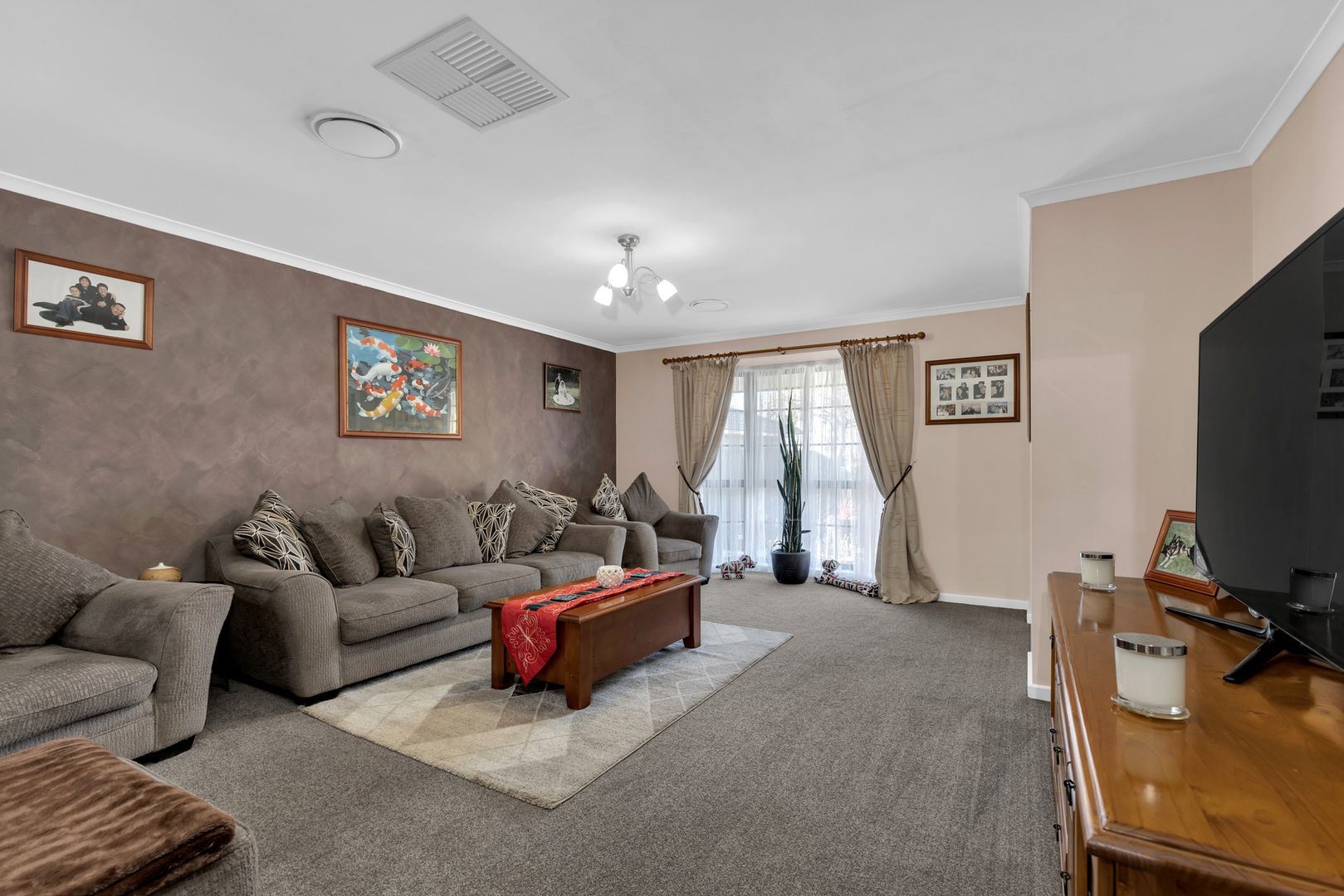 5 Tulip Close, Hoppers Crossing VIC 3029, Image 2