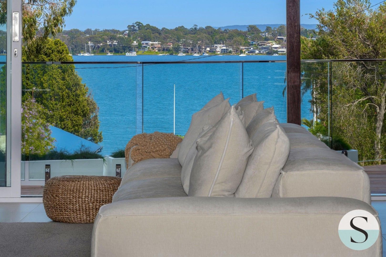5 bedrooms House in 22 Hunter Road NORDS WHARF NSW, 2281