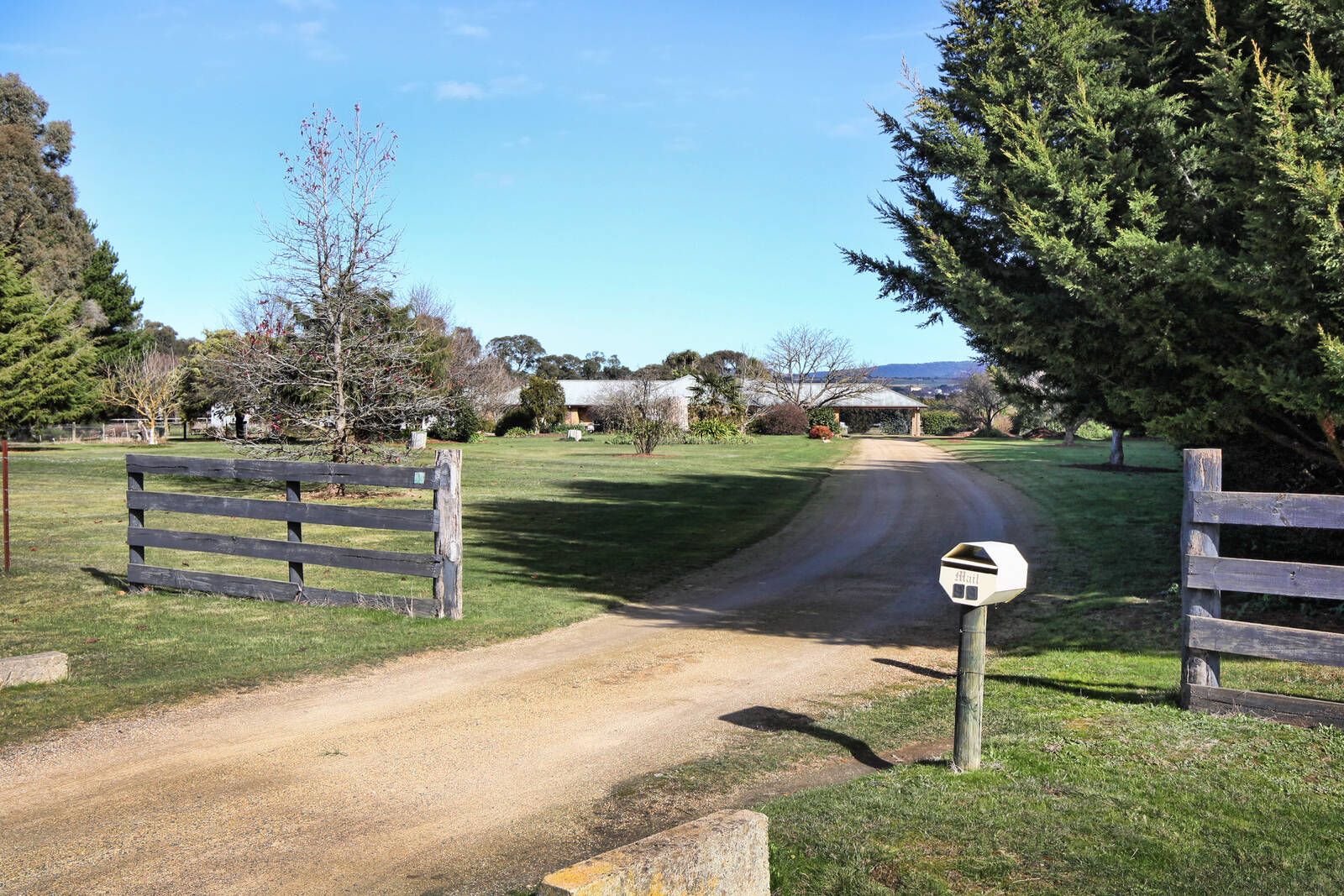 93 Woodvale Crescent, Lancefield VIC 3435, Image 2