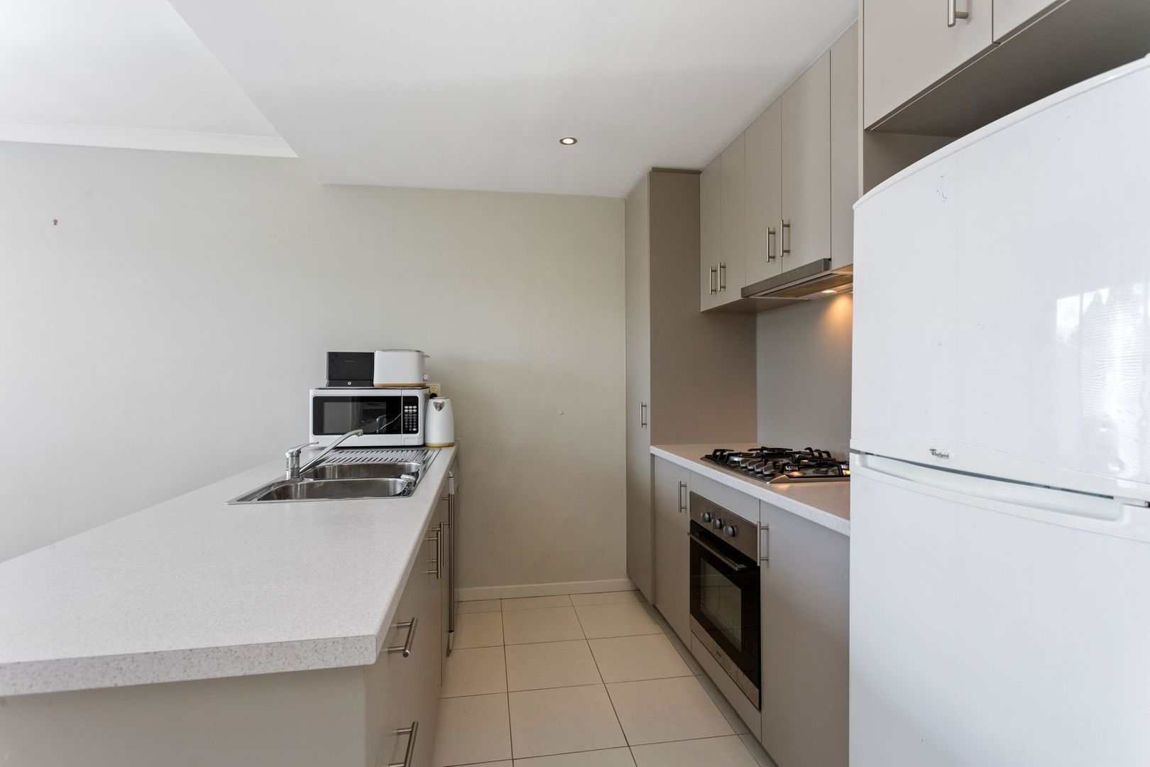 9/1 Lomax Court, Beeliar WA 6164, Image 2