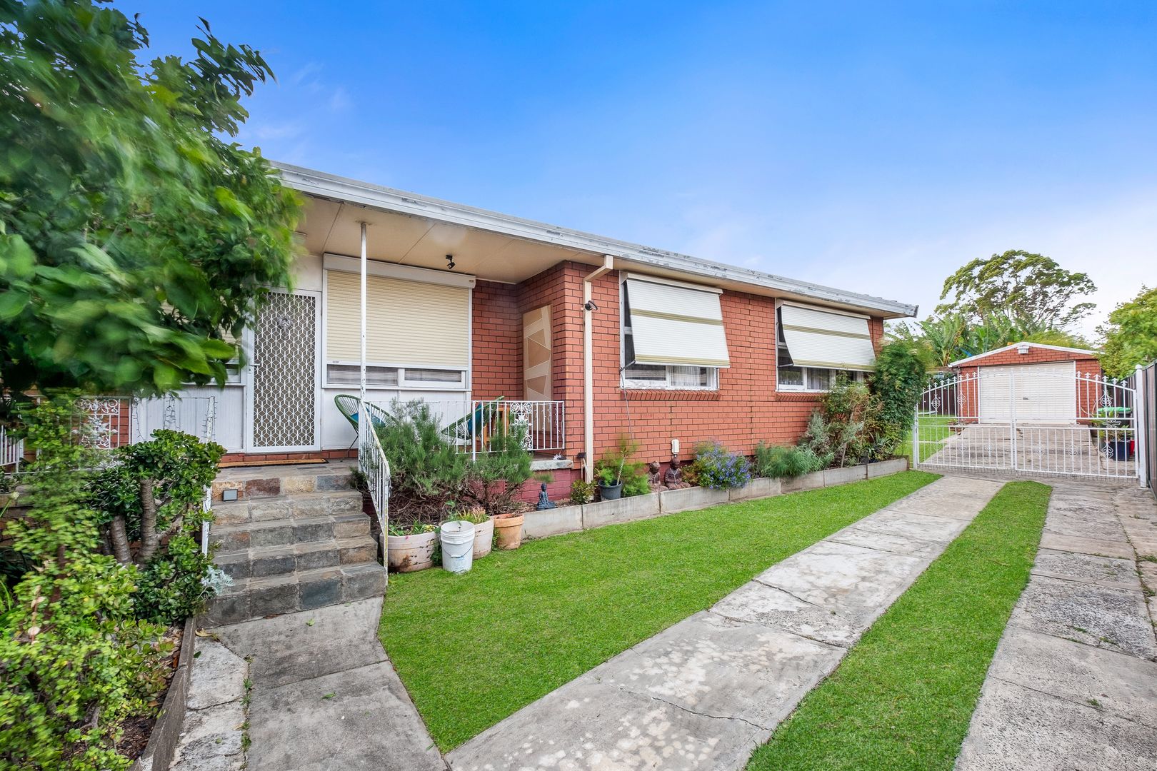 4 Andrews Avenue, Toongabbie Property History & Address Research Domain