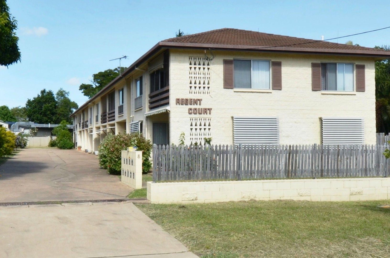 2 bedrooms Apartment / Unit / Flat in 4/8 Piccadilly Street HYDE PARK QLD, 4812