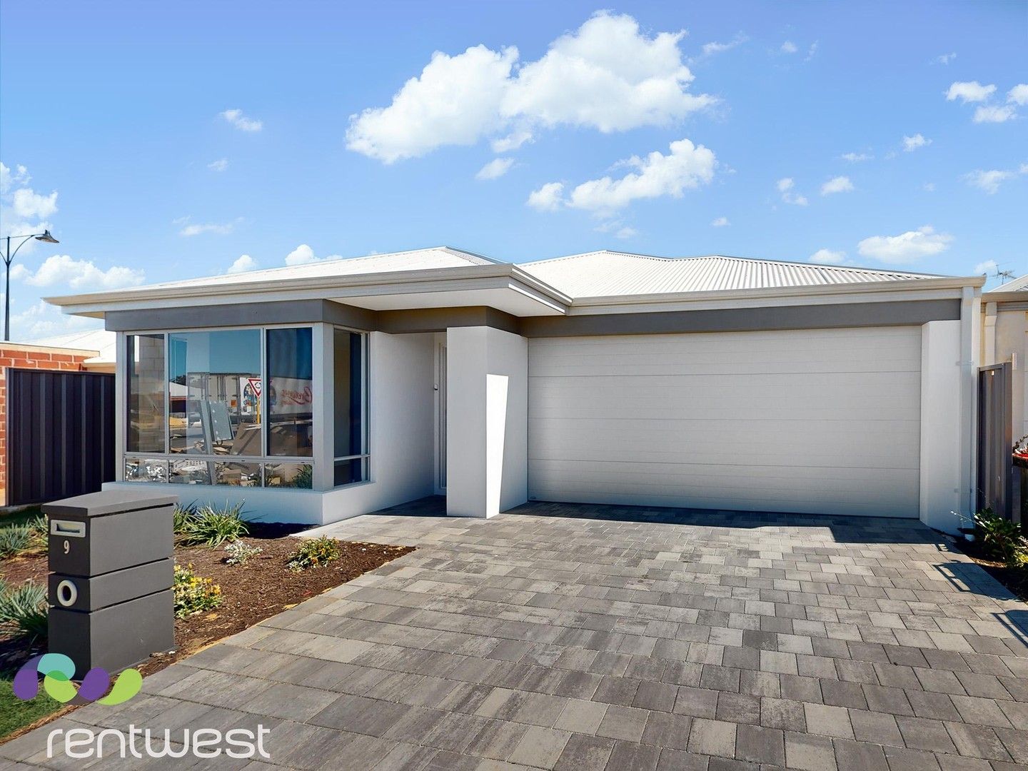 4 bedrooms House in 9 Dunning Street BALDIVIS WA, 6171