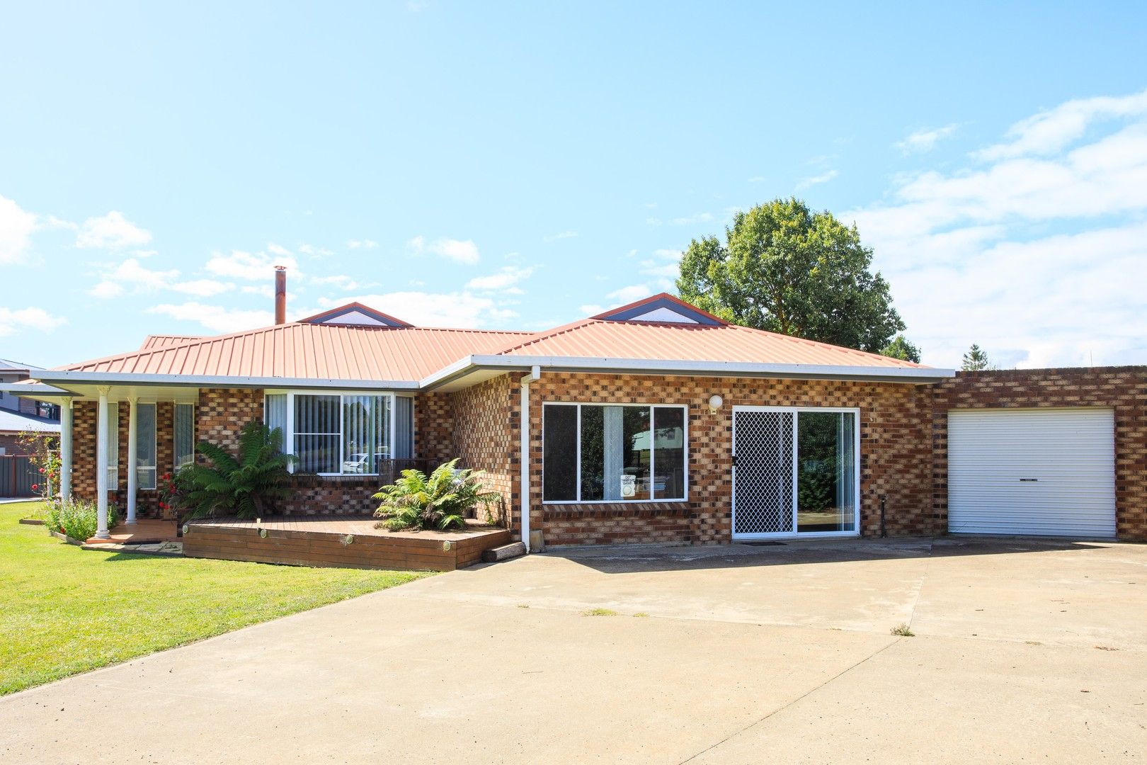 27 Nincoola Street, Guyra NSW 2365, Image 1