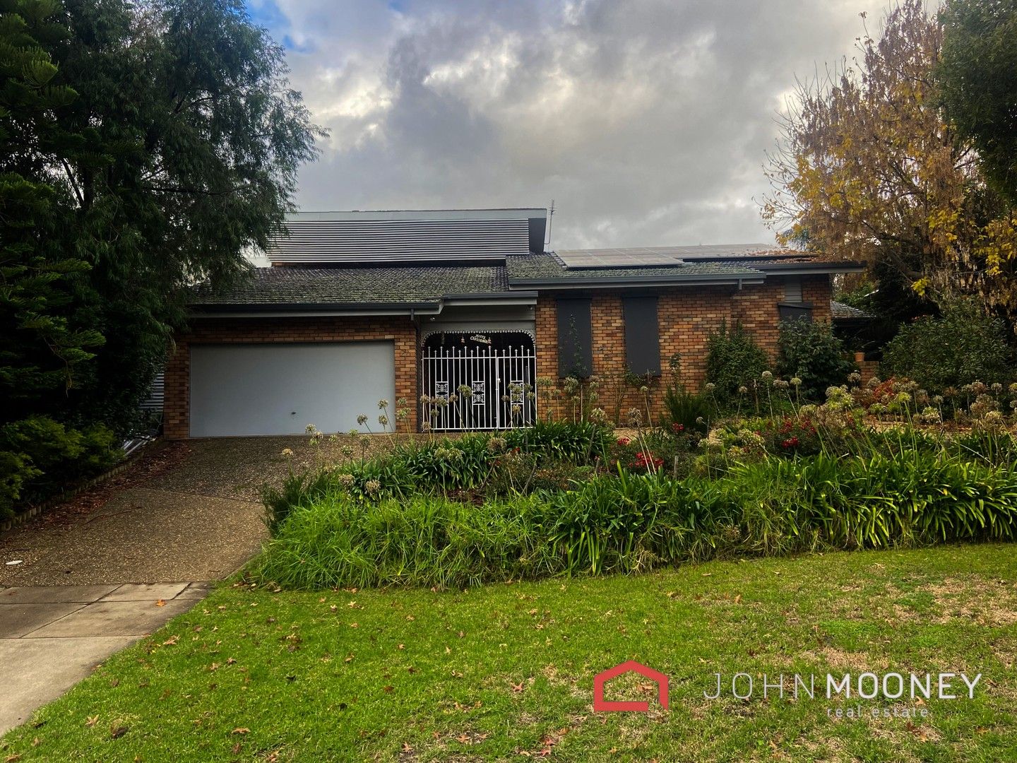 22 Churchill Avenue, Kooringal NSW 2650, Image 0