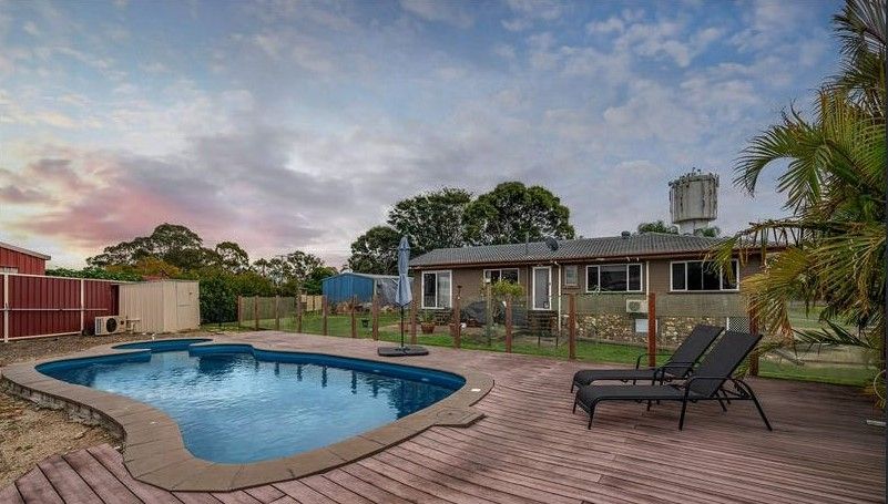 4 bedrooms House in 2 Woonara Drive PETRIE QLD, 4502