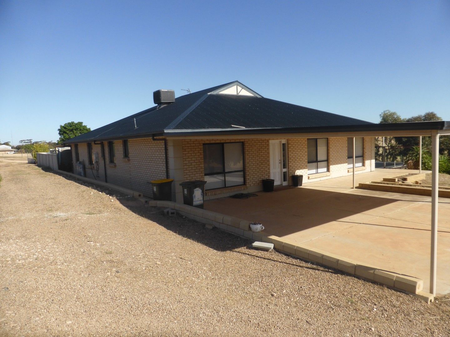 4 bedrooms House in 66 Mundoora Road PORT BROUGHTON SA, 5522