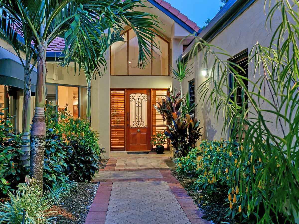 16 Trivia Street, Palm Cove QLD 4879, Image 2