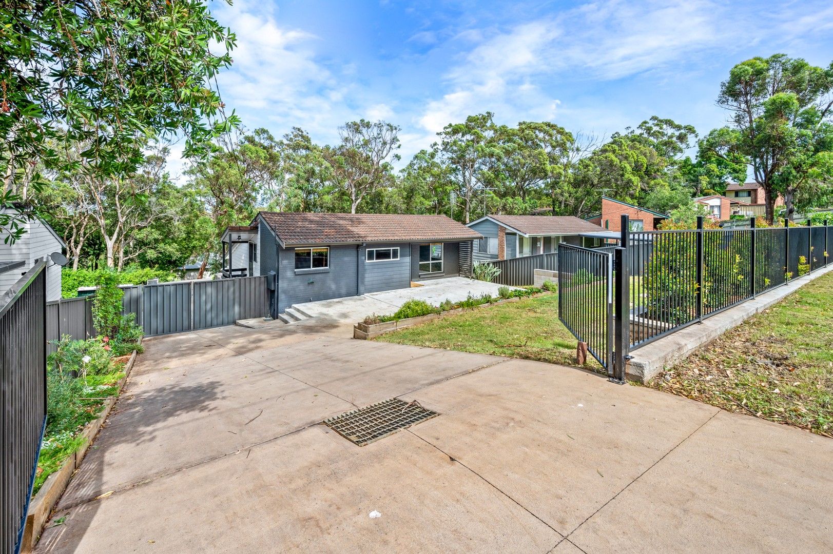 3 bedrooms House in 111 The Ridgeway BOLTON POINT NSW, 2283