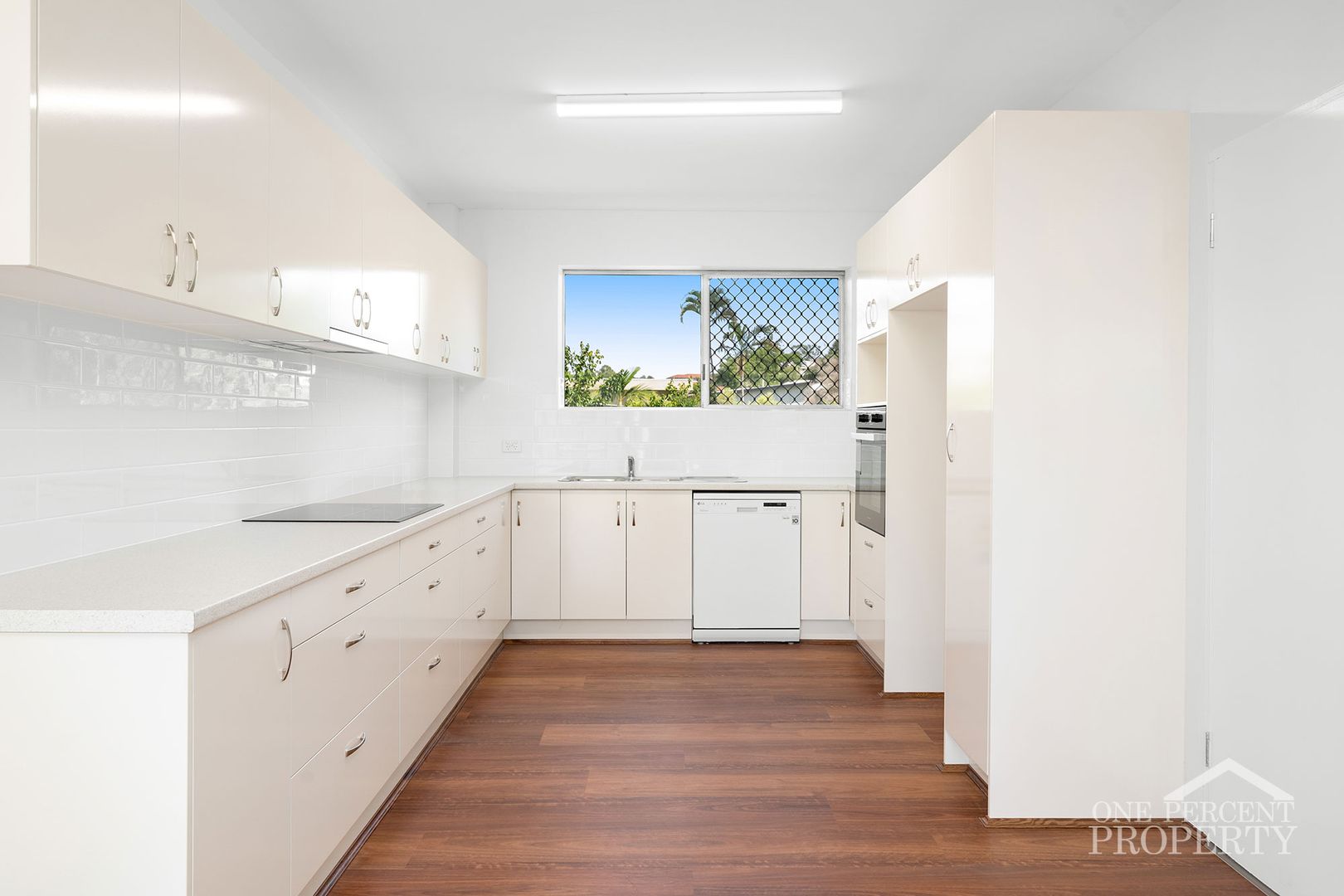 2/11 Huxley Avenue, Alderley QLD 4051, Image 2