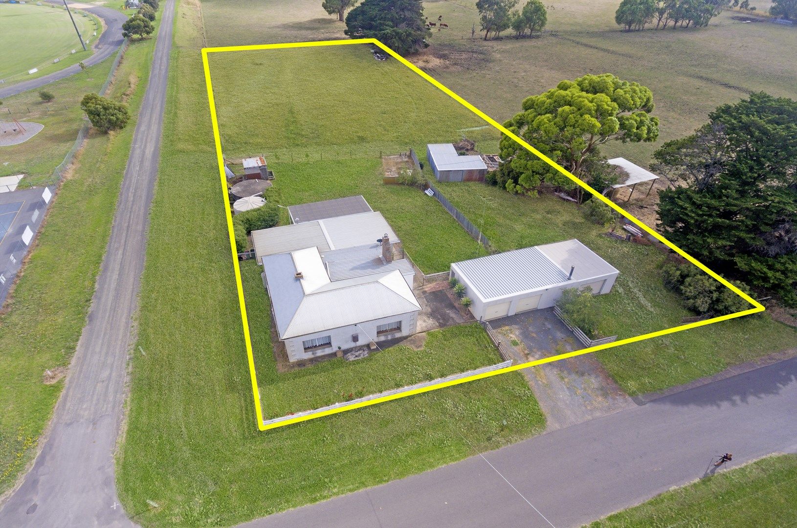 11 Barries Road, Bushfield VIC 3281, Image 0