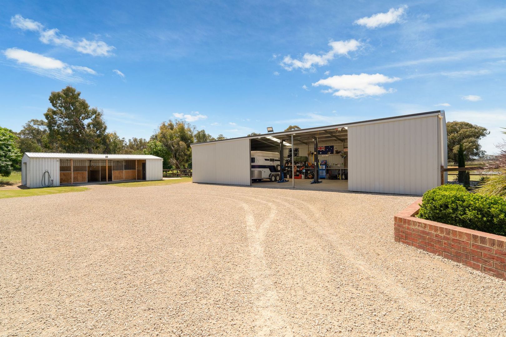 136 Banksia Road, Huntly VIC 3551, Image 2