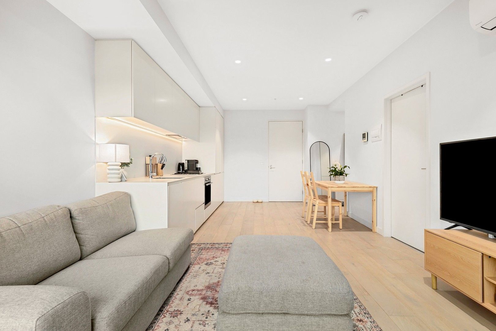 1 bedrooms Apartment / Unit / Flat in 407/71 Canterbury Street RICHMOND VIC, 3121