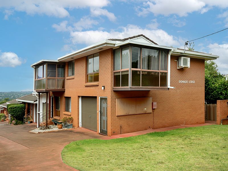 11/56 North Street, Mount Lofty QLD 4350, Image 0