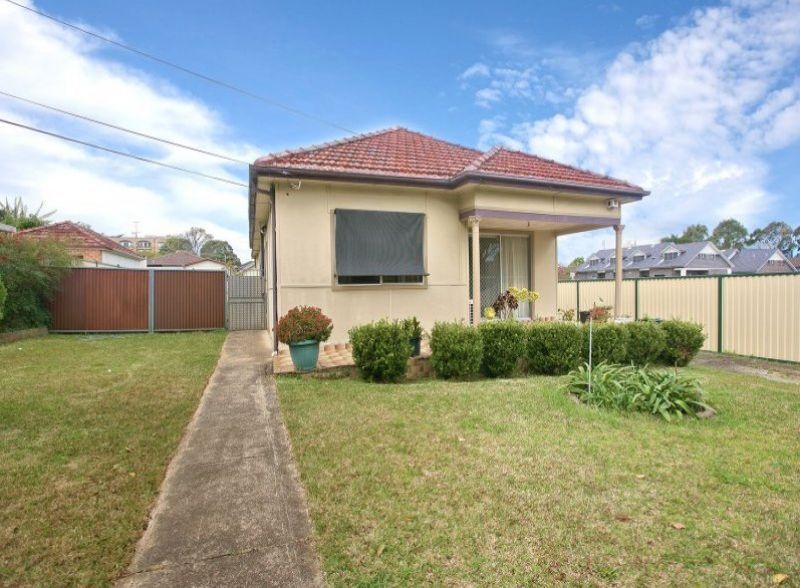 11 Reynolds Avenue, Bankstown NSW 2200, Image 1