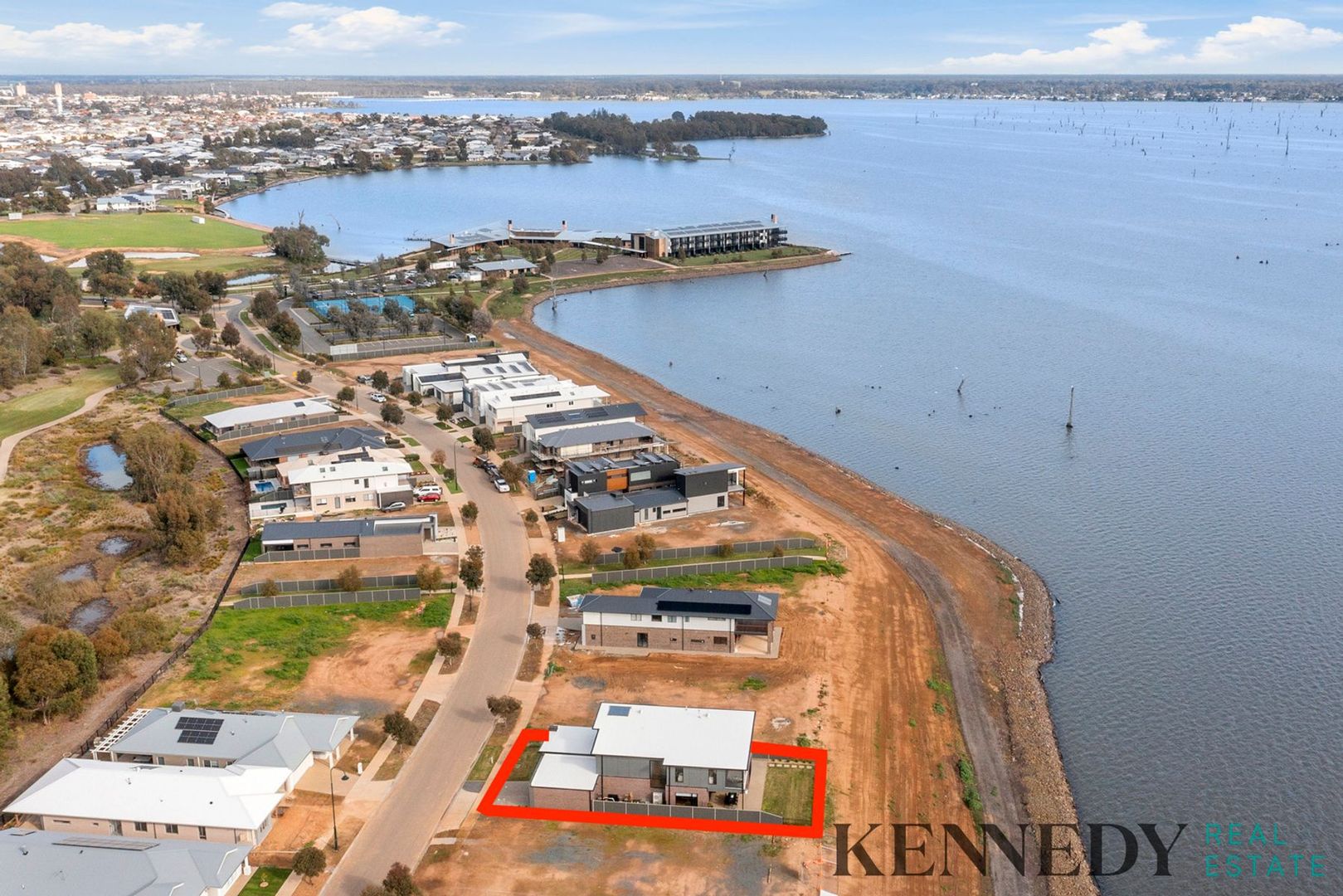 90 Silverwoods Boulevard, Yarrawonga VIC 3730 Domain