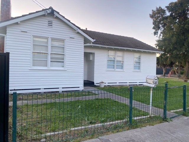 3 bedrooms House in 20 Myalla Street BRAYBROOK VIC, 3019