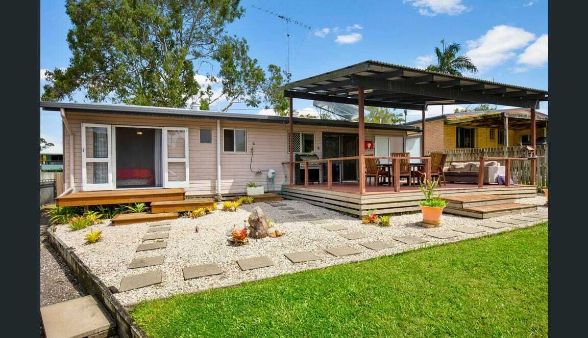 4 bedrooms House in 17 Hay St TEWANTIN QLD, 4565