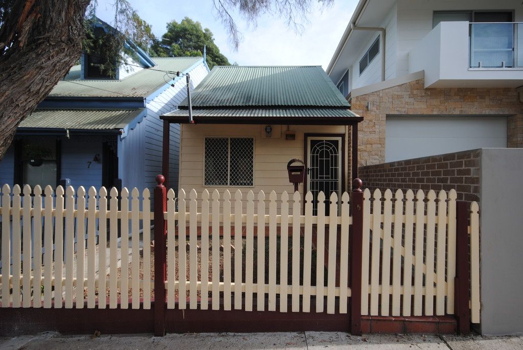 2 bedrooms House in 5 Holmesdale Street MARRICKVILLE NSW, 2204