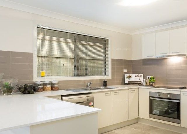 3 bedrooms House in 12 Capricorn Crescent SPRINGFIELD LAKES QLD, 4300