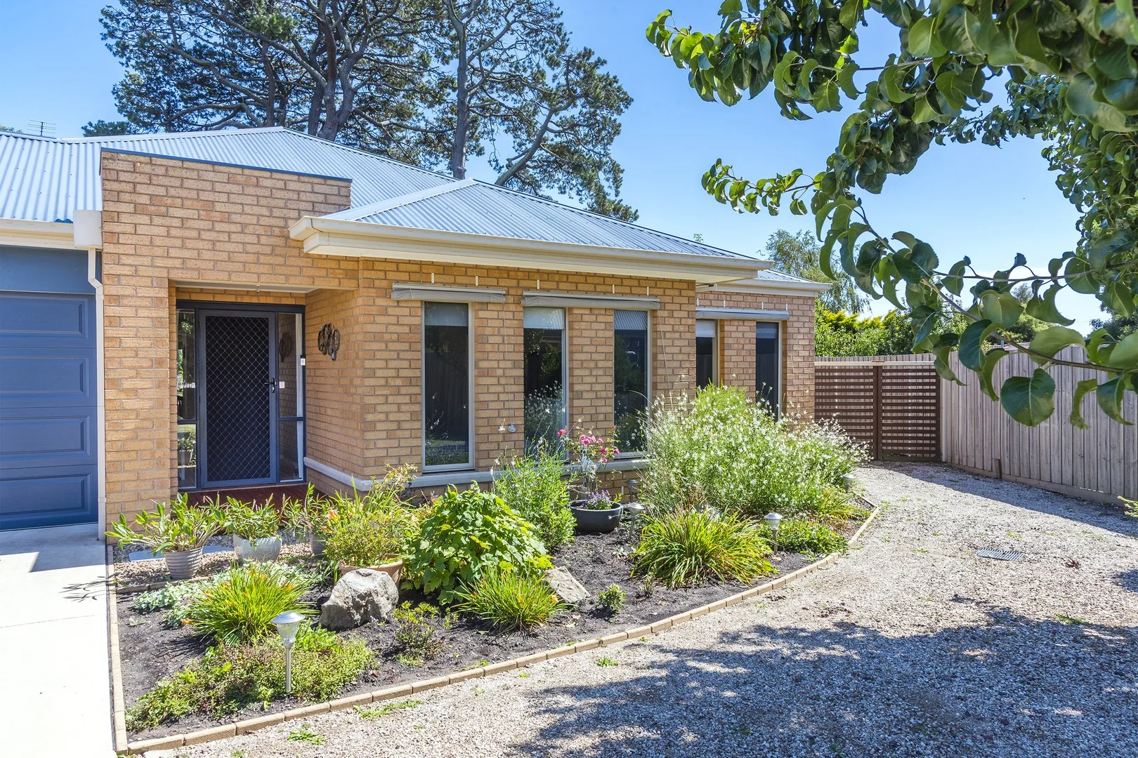 4 Adam Close, Woodend VIC 3442