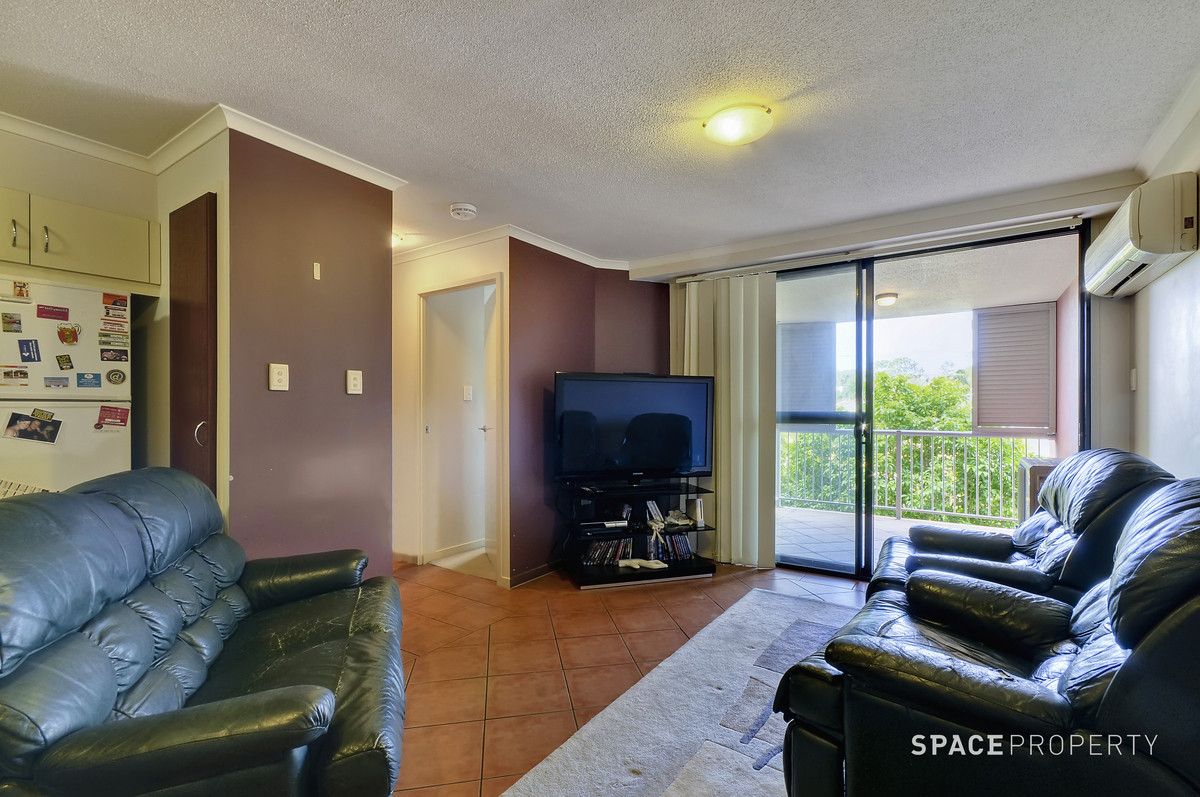 17/106 Linton Street, Kangaroo Point QLD 4169, Image 2