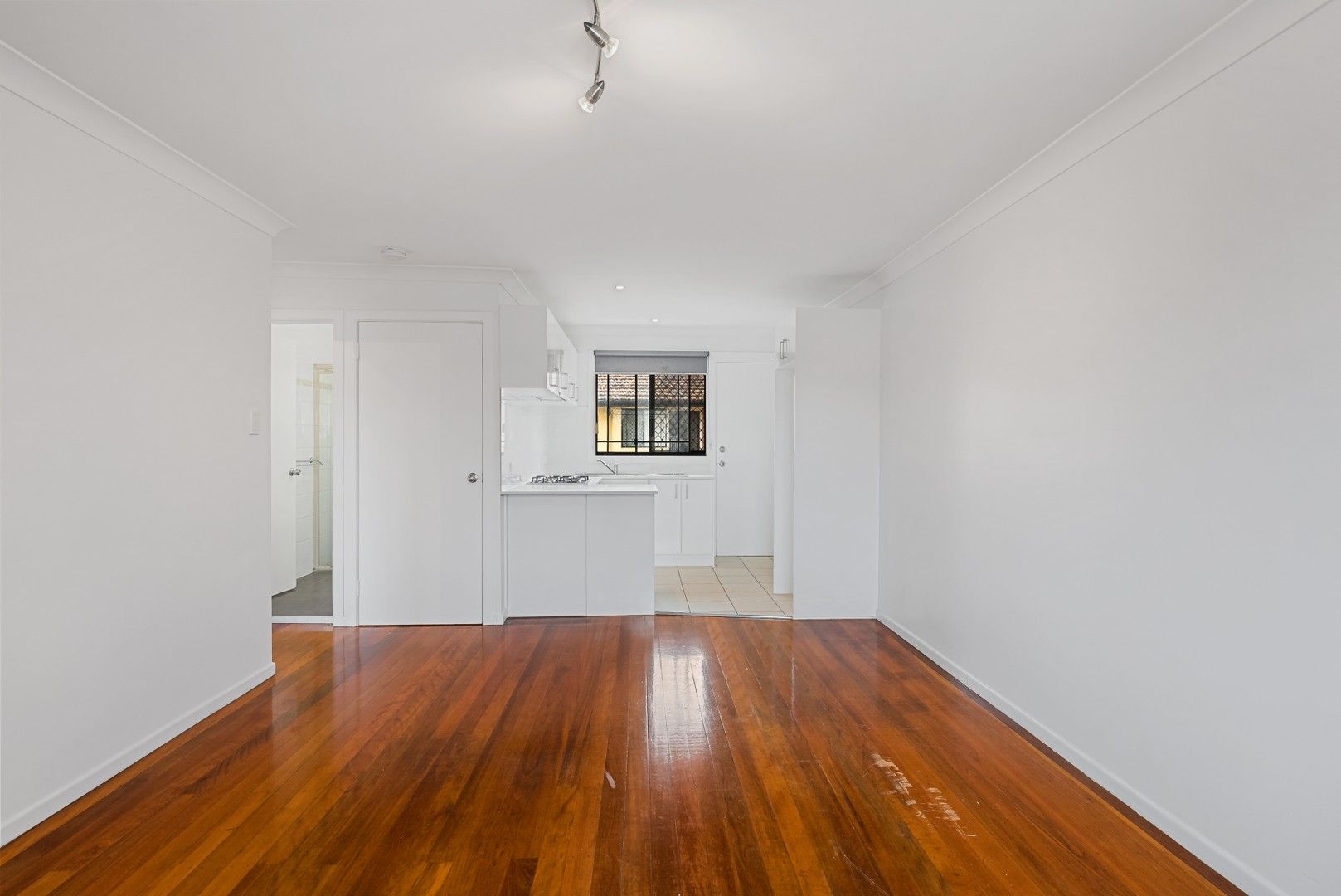 2 bedrooms Apartment / Unit / Flat in 1/288 Cornwall Street GREENSLOPES QLD, 4120