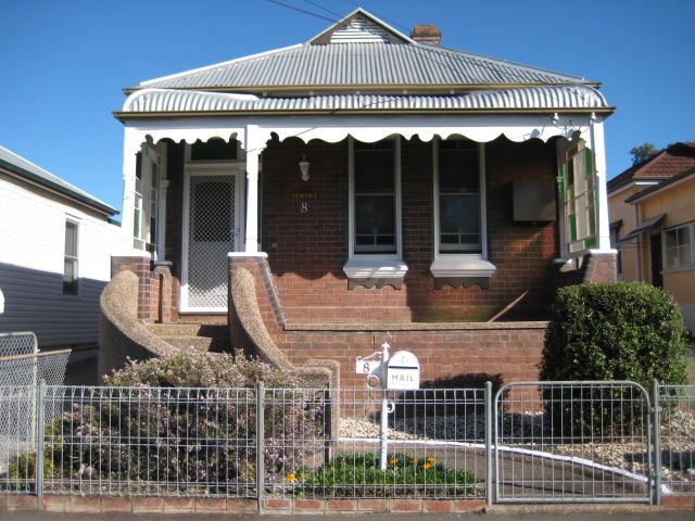 4 bedrooms House in 8 Hewlett Street GRANVILLE NSW, 2142