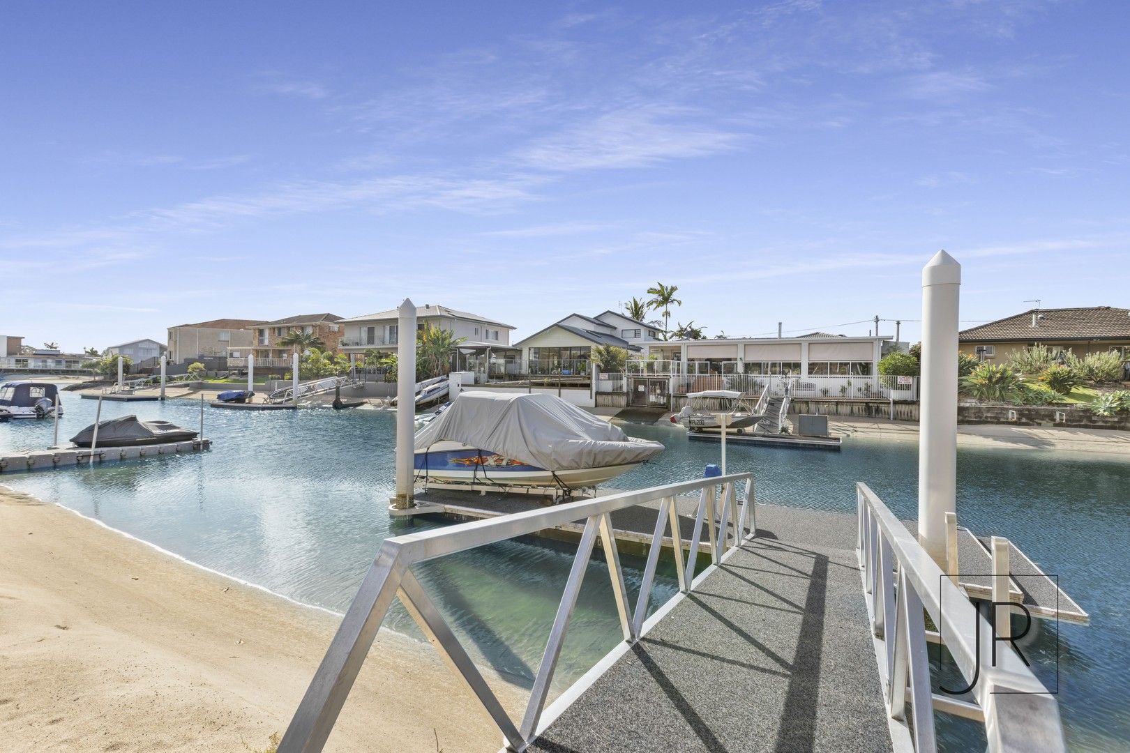 3 bedrooms House in 7 Cresta Court BROADBEACH WATERS QLD, 4218