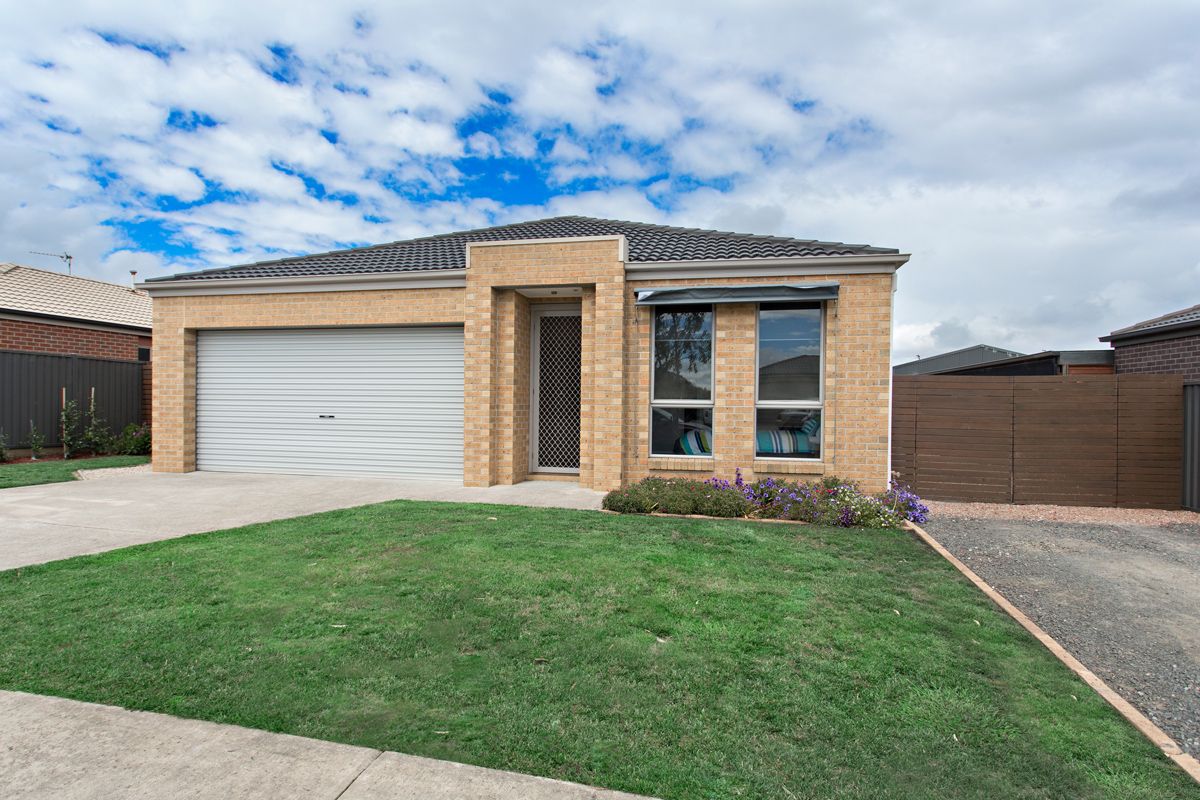 16 Holstein Close, Delacombe VIC 3356, Image 2