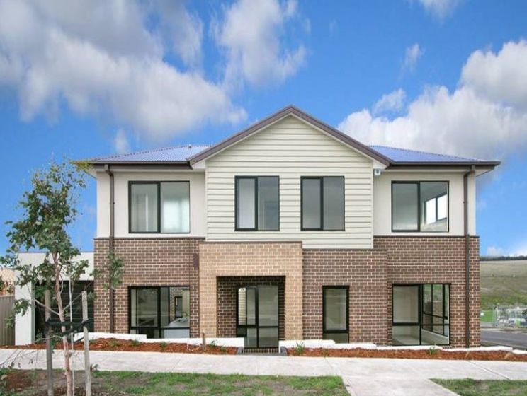 3 bedrooms House in 2 Jirrahlinga Terrace CRAIGIEBURN VIC, 3064