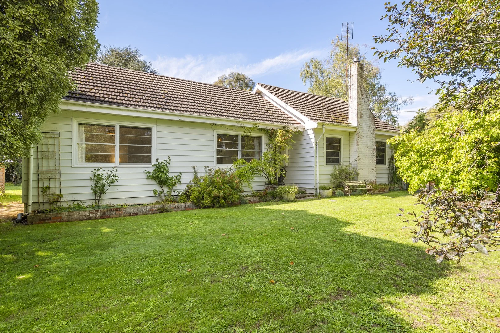 14 Morris Road, Woodend VIC 3442