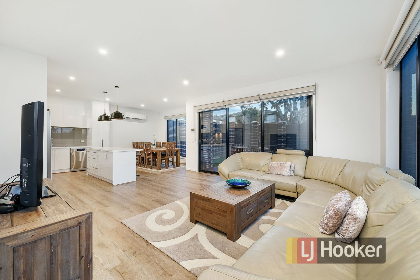 31 Tripoli Court, Hallam VIC 3803, Image 2