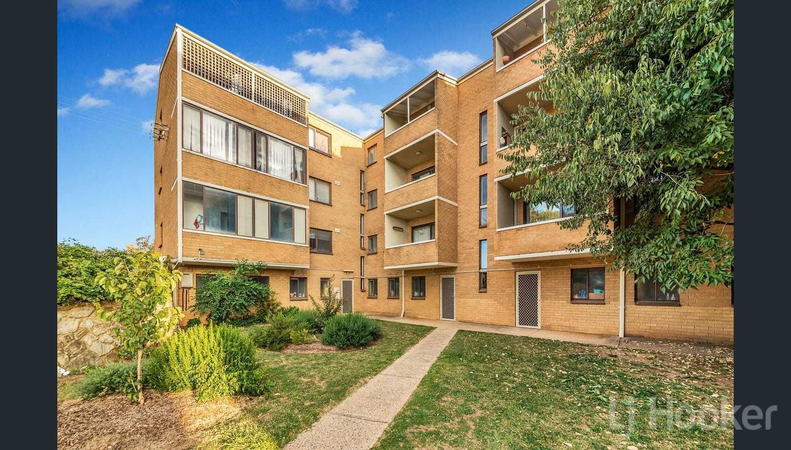 2 bedrooms Apartment / Unit / Flat in 1/83 Derrima Road QUEANBEYAN NSW, 2620