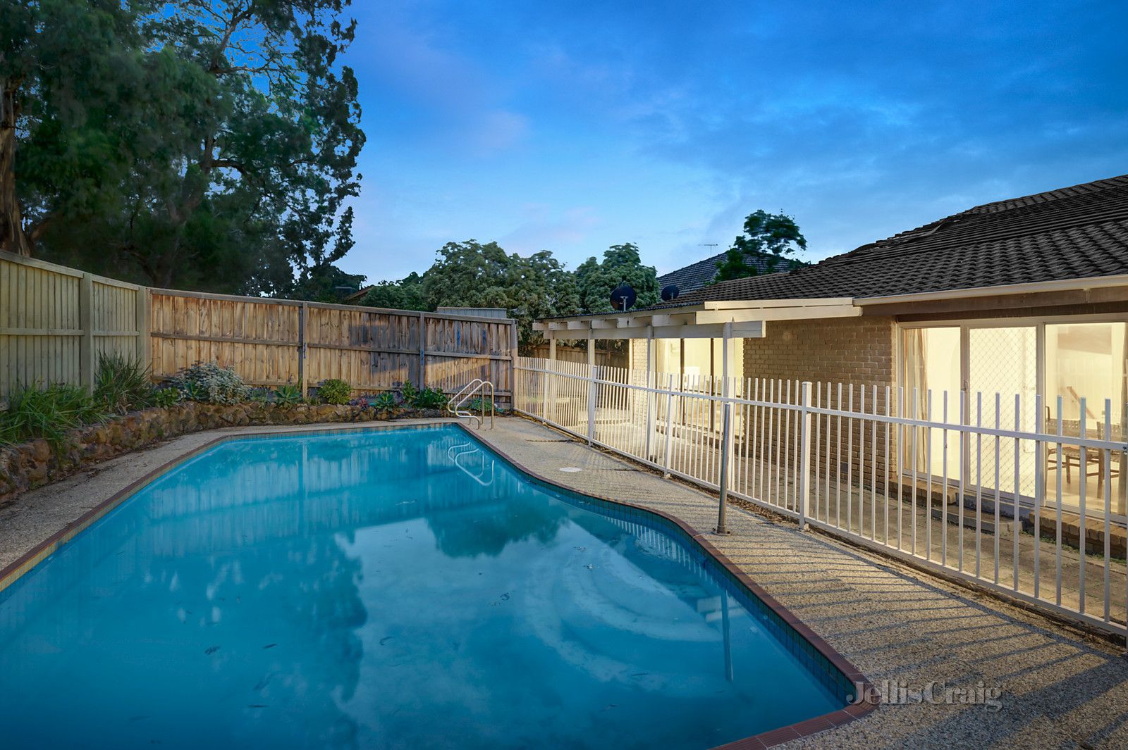 67 Manatunga Circuit, Greensborough VIC 3088, Image 2