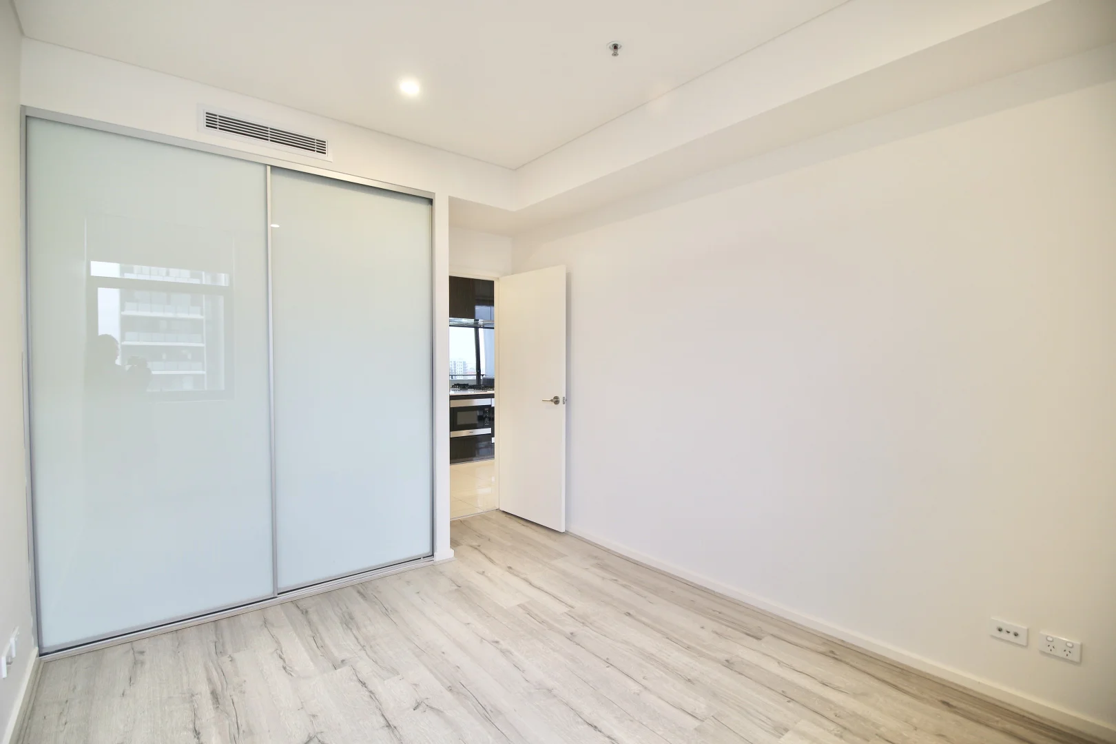 Additional image 4 of 914/1 Hutchinson Walk, Zetland NSW 2017