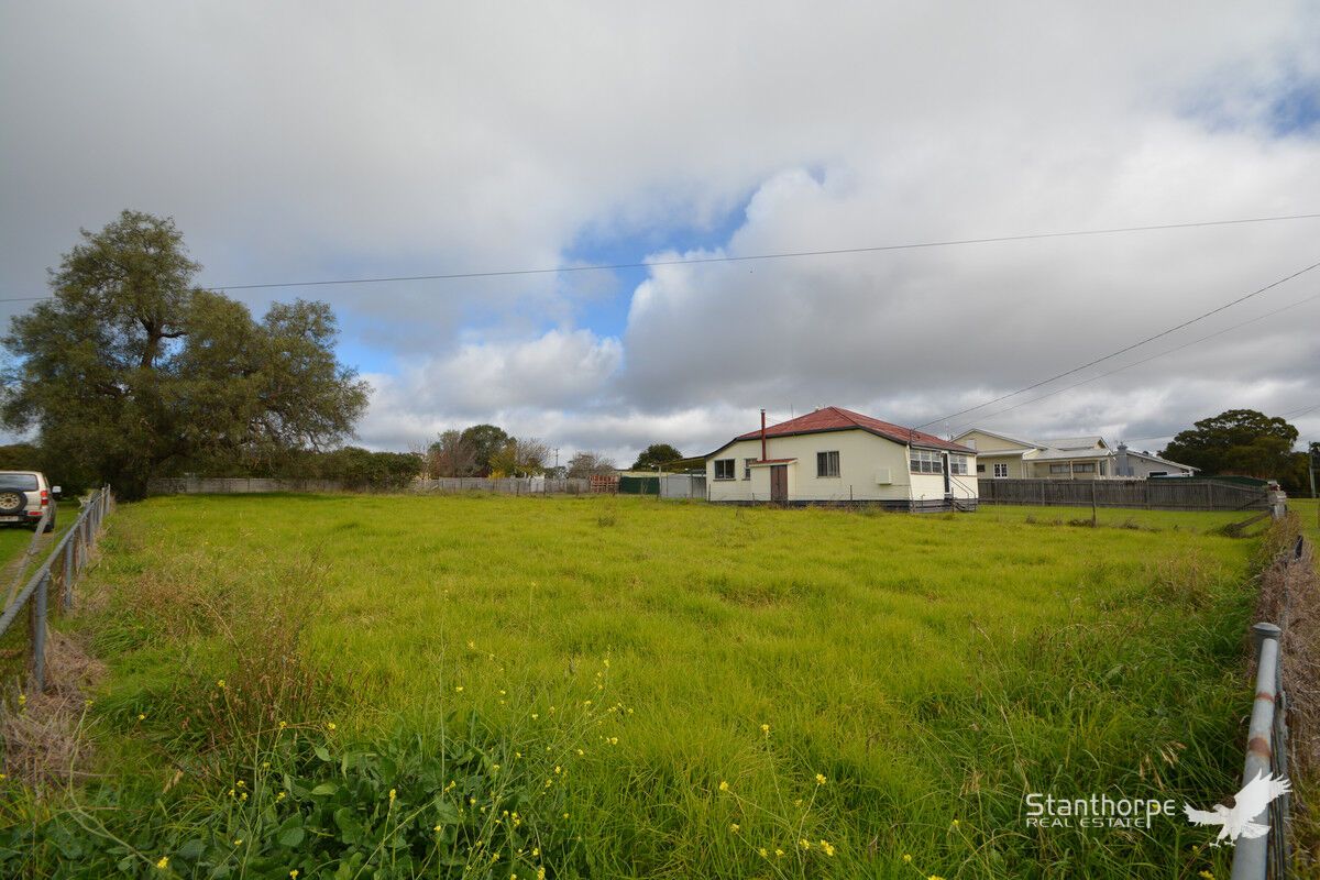 29 Barawell Street, Wallangarra QLD 4383, Image 2