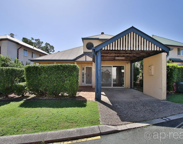 9/82 Russell Terrace, Indooroopilly QLD 4068