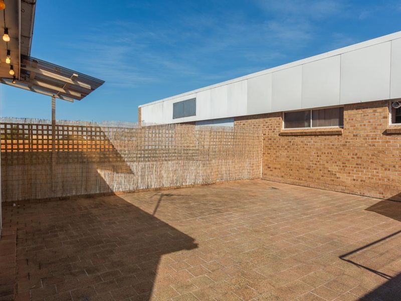 3 bedrooms Apartment / Unit / Flat in 1a/732 Pittwater Road BROOKVALE NSW, 2100