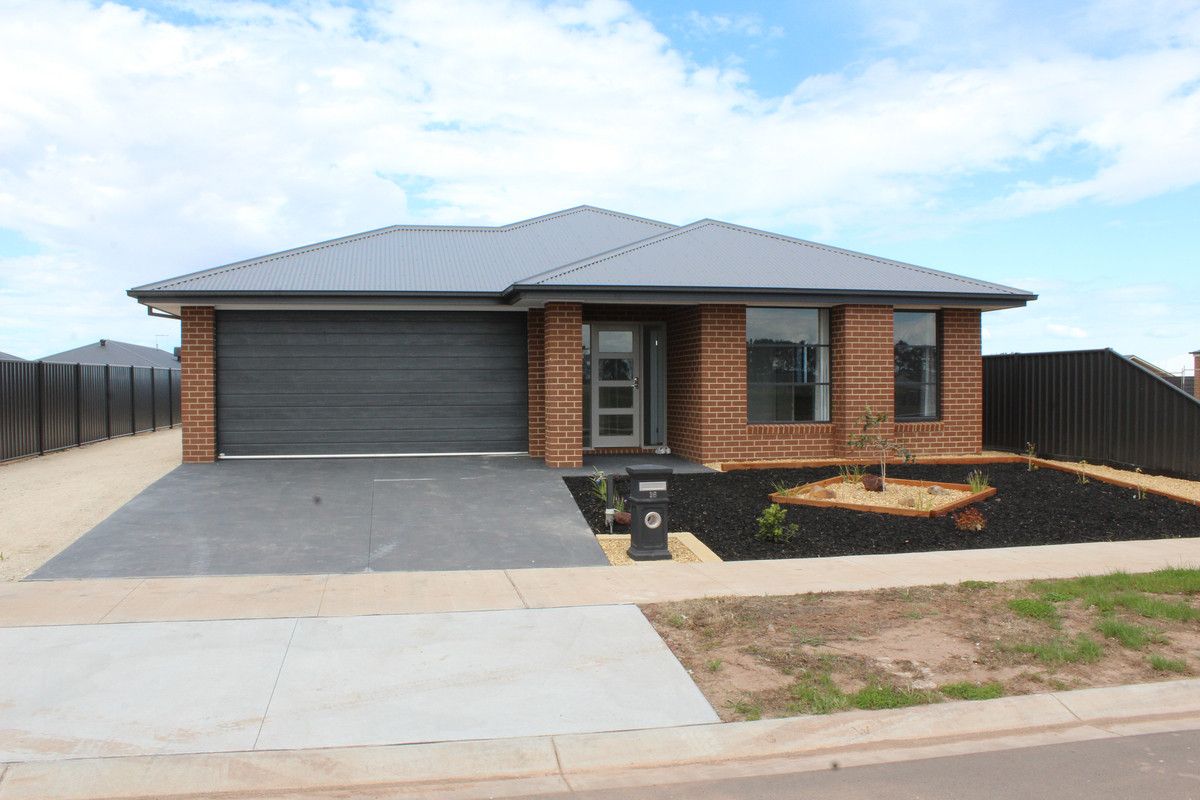 4 bedrooms House in 4 Aspect Court SALE VIC, 3850