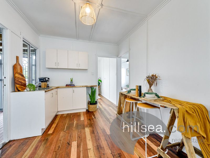 61 Crescent Avenue, Hope Island QLD 4212, Image 2