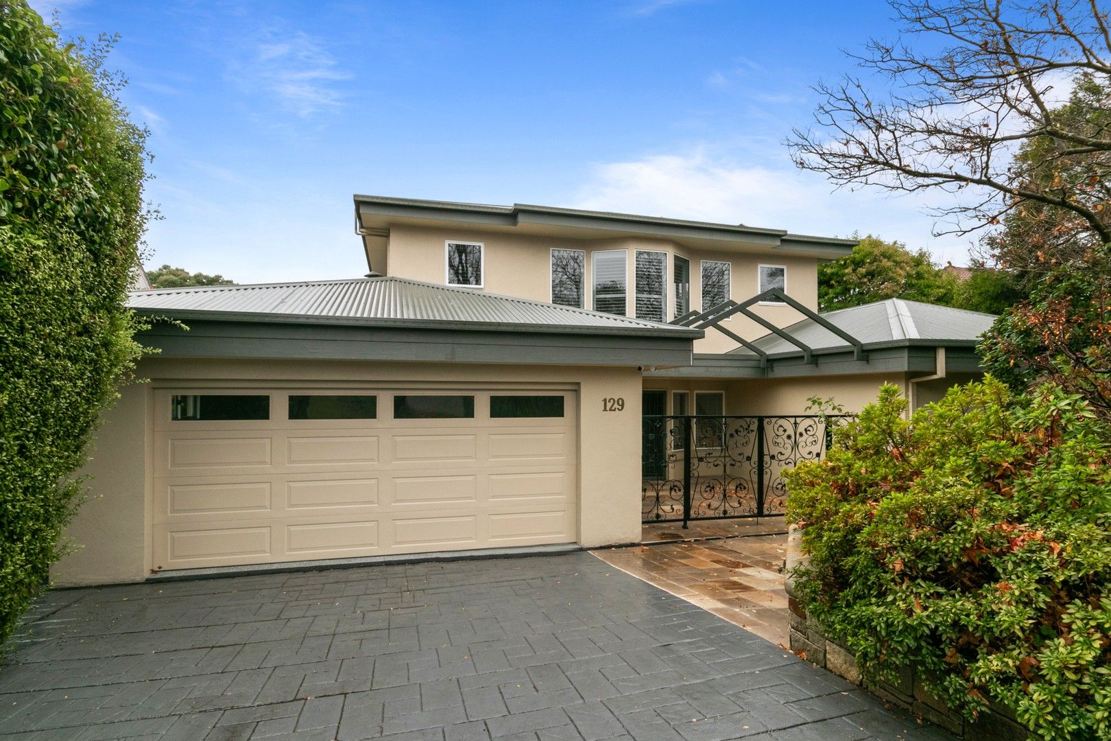 4 bedrooms House in 129 Mt Vernon Drive KAMBAH ACT, 2902