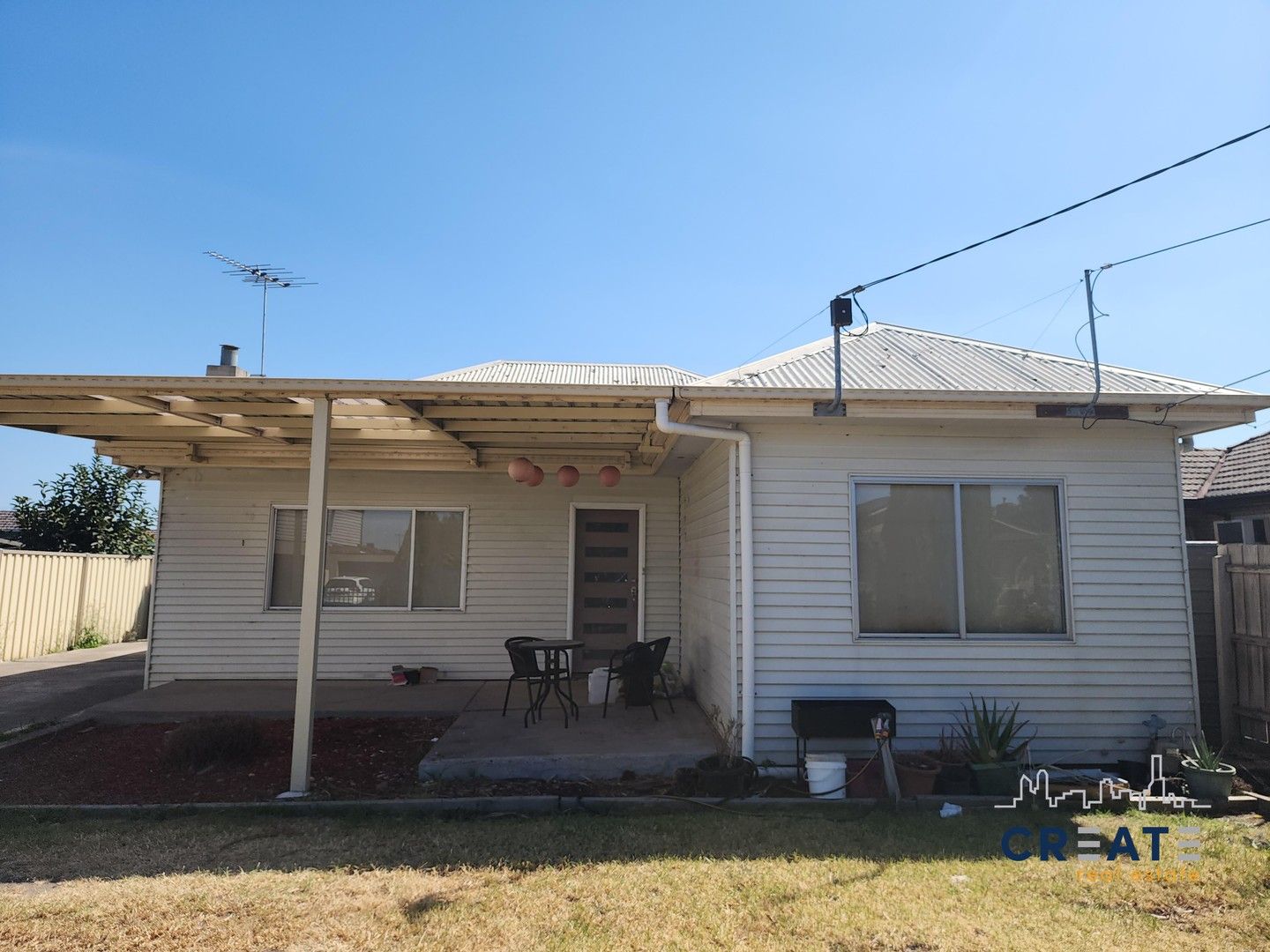 5 bedrooms House in 1 Baynton Avenue SUNSHINE NORTH VIC, 3020