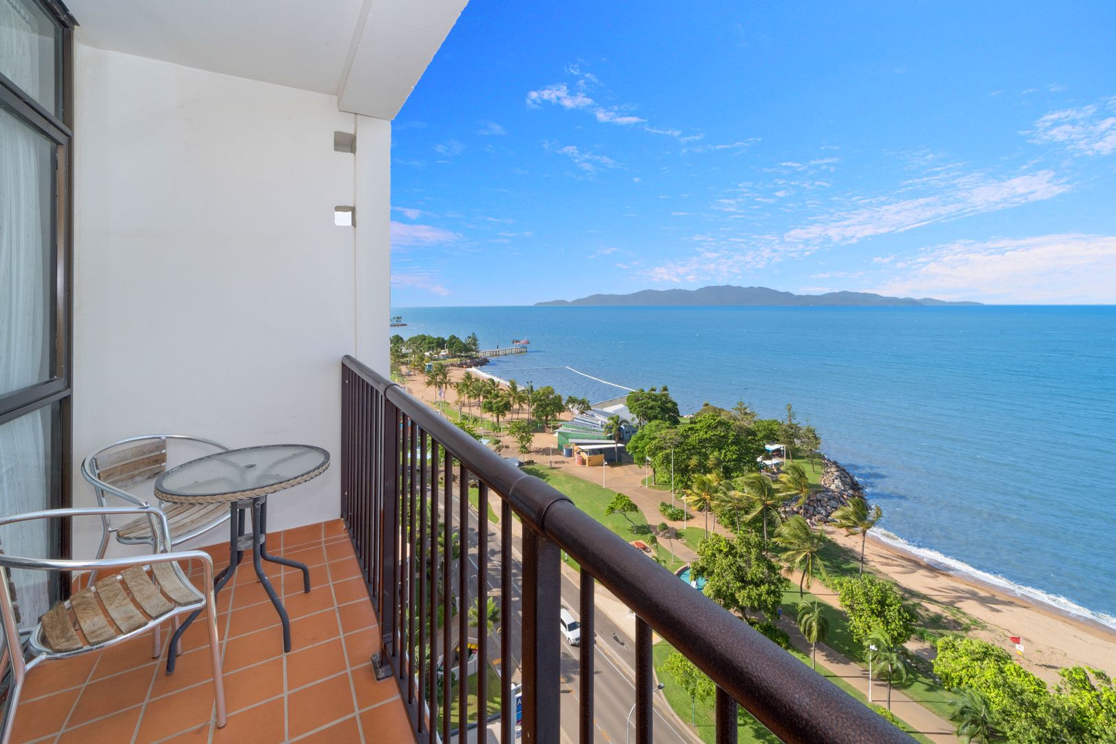 1309/75 The Strand, North Ward QLD 4810, Image 2