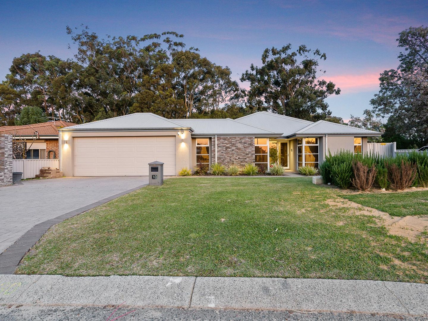 30 Richards Crescent, Craigie WA 6025, Image 2