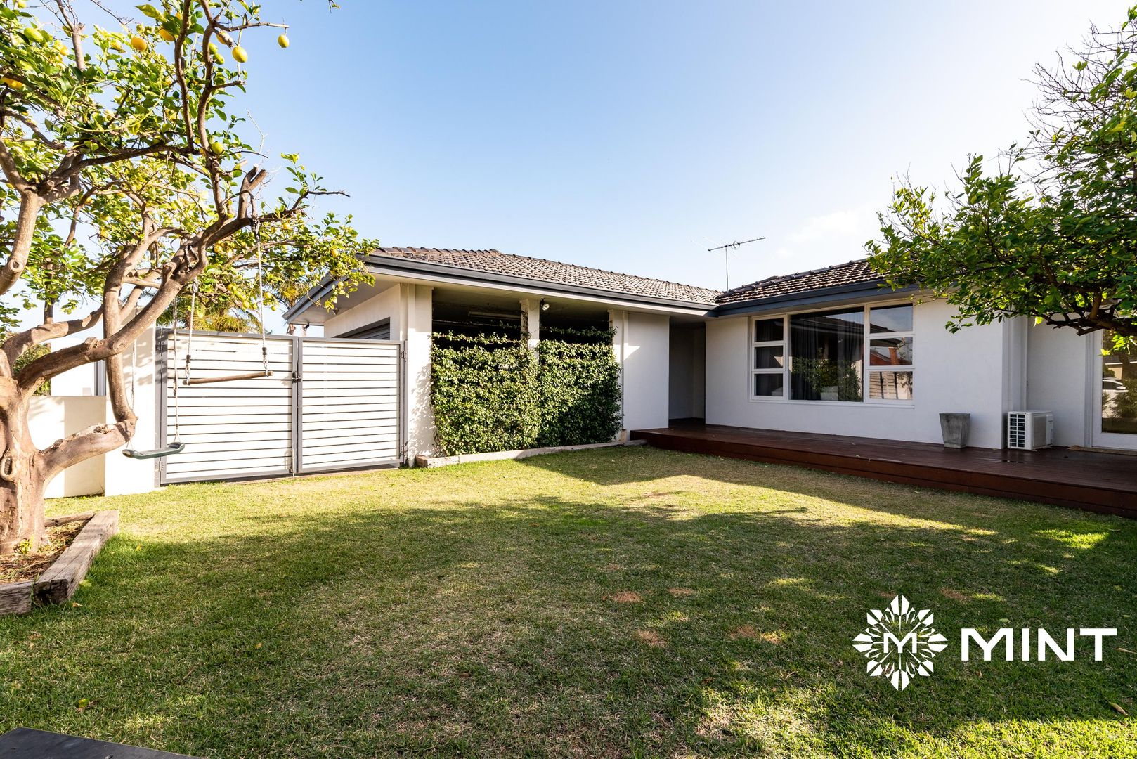 37 Pembroke Street, Bicton WA 6157, Image 2