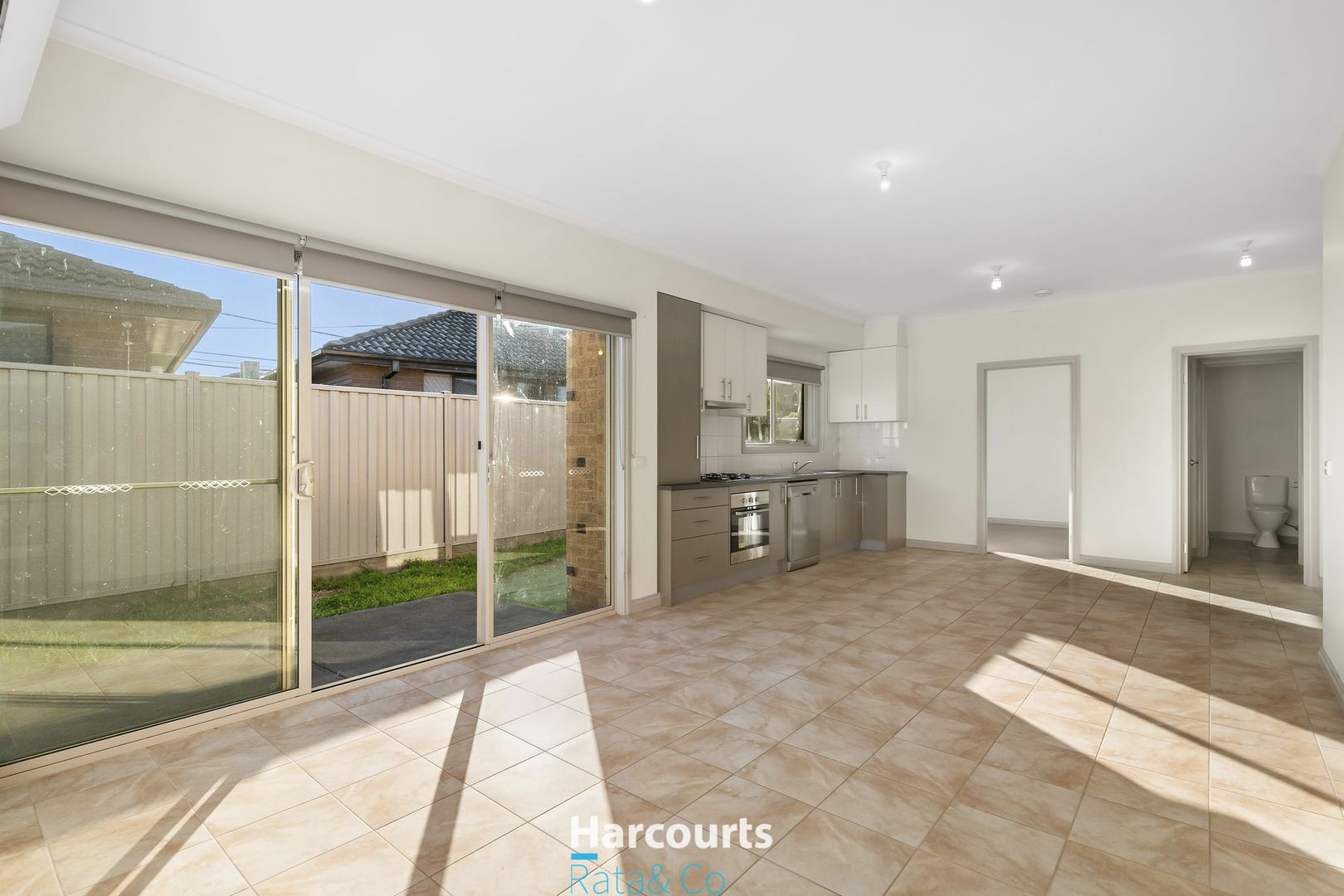 4/9 Sydney Crescent, Lalor VIC 3075, Image 2