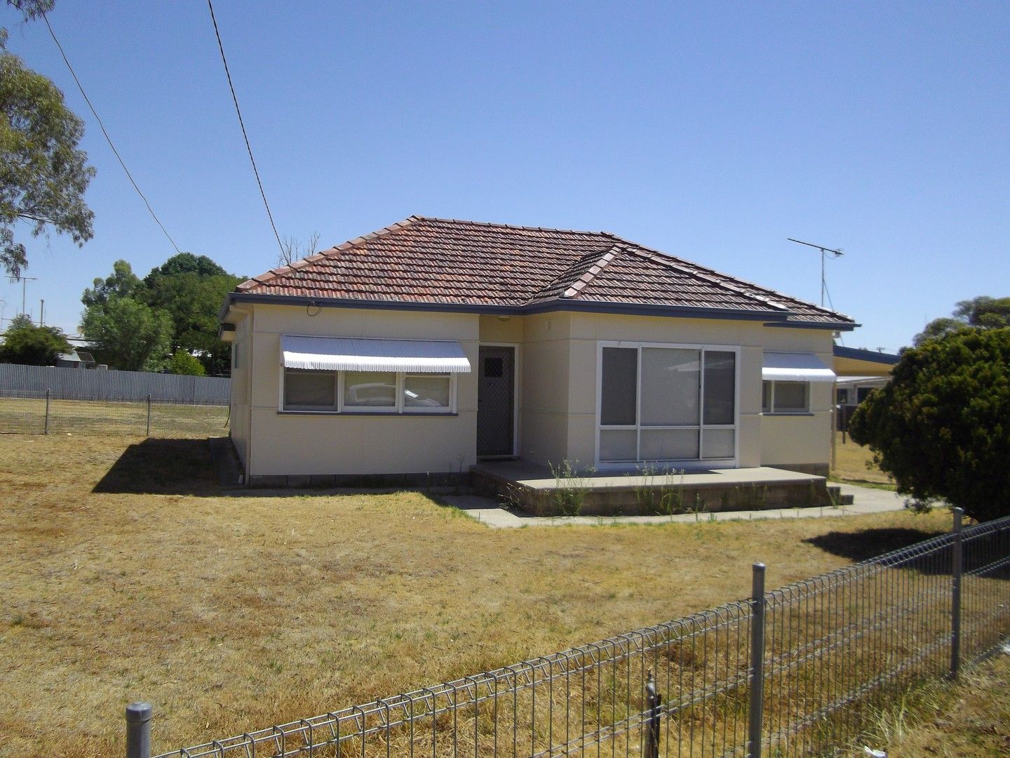 3 bedrooms House in 24 Cooyal Street COWRA NSW, 2794